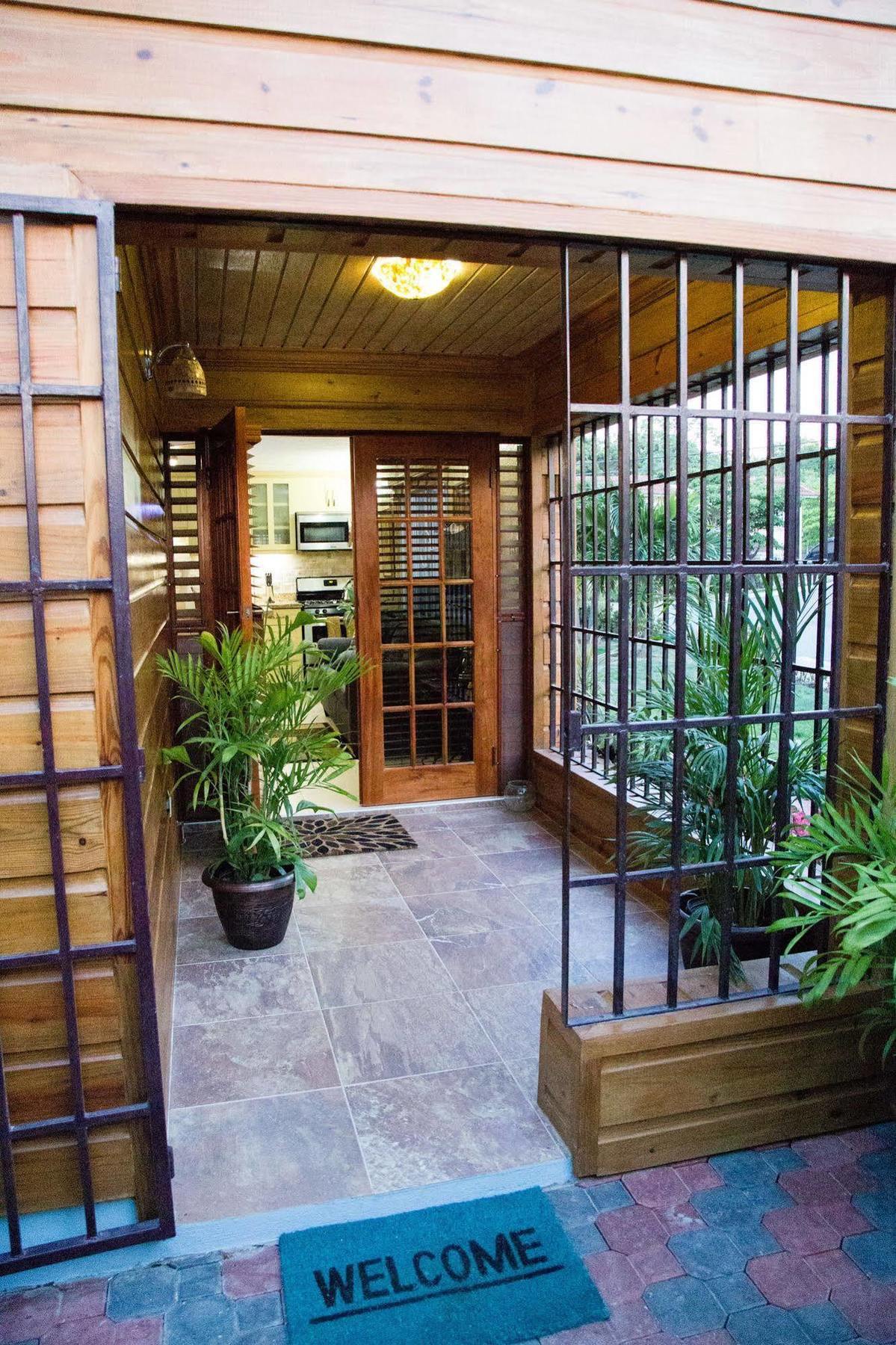 The Cabin At Long Mountain Country Club Kingston Exterior photo